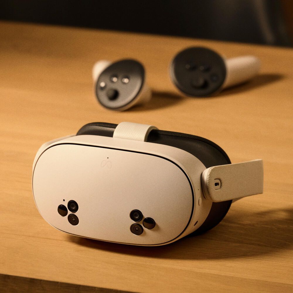 Meta Quest 3S 256GB  Get Batman: Arkham Shadow and a 3-Month Trial of Meta Quest+ Included  All-in-One Headset, , large