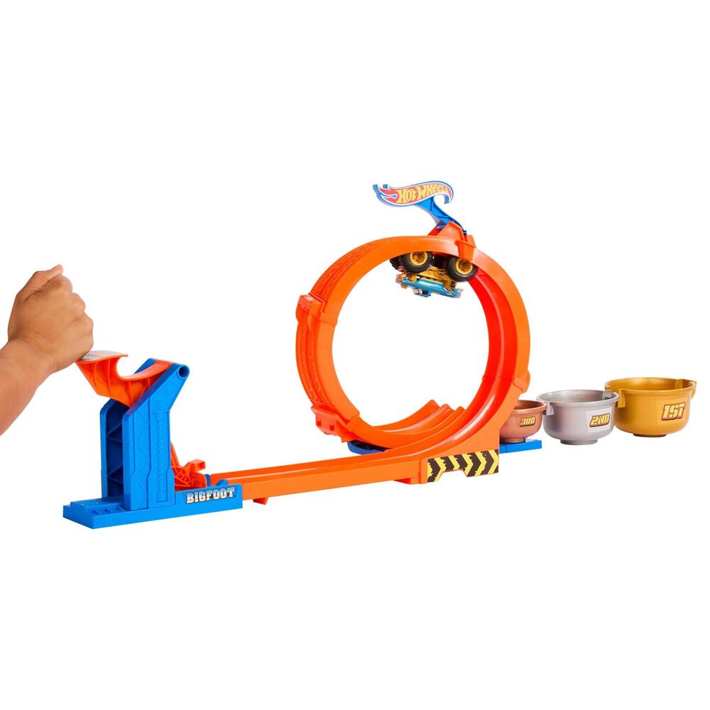 Hot Wheels Monster Trucks Loop-and-Flip Trophy Challenge Playset with Die-Cast Bigfoot Toy Truck in Multicolor, , large
