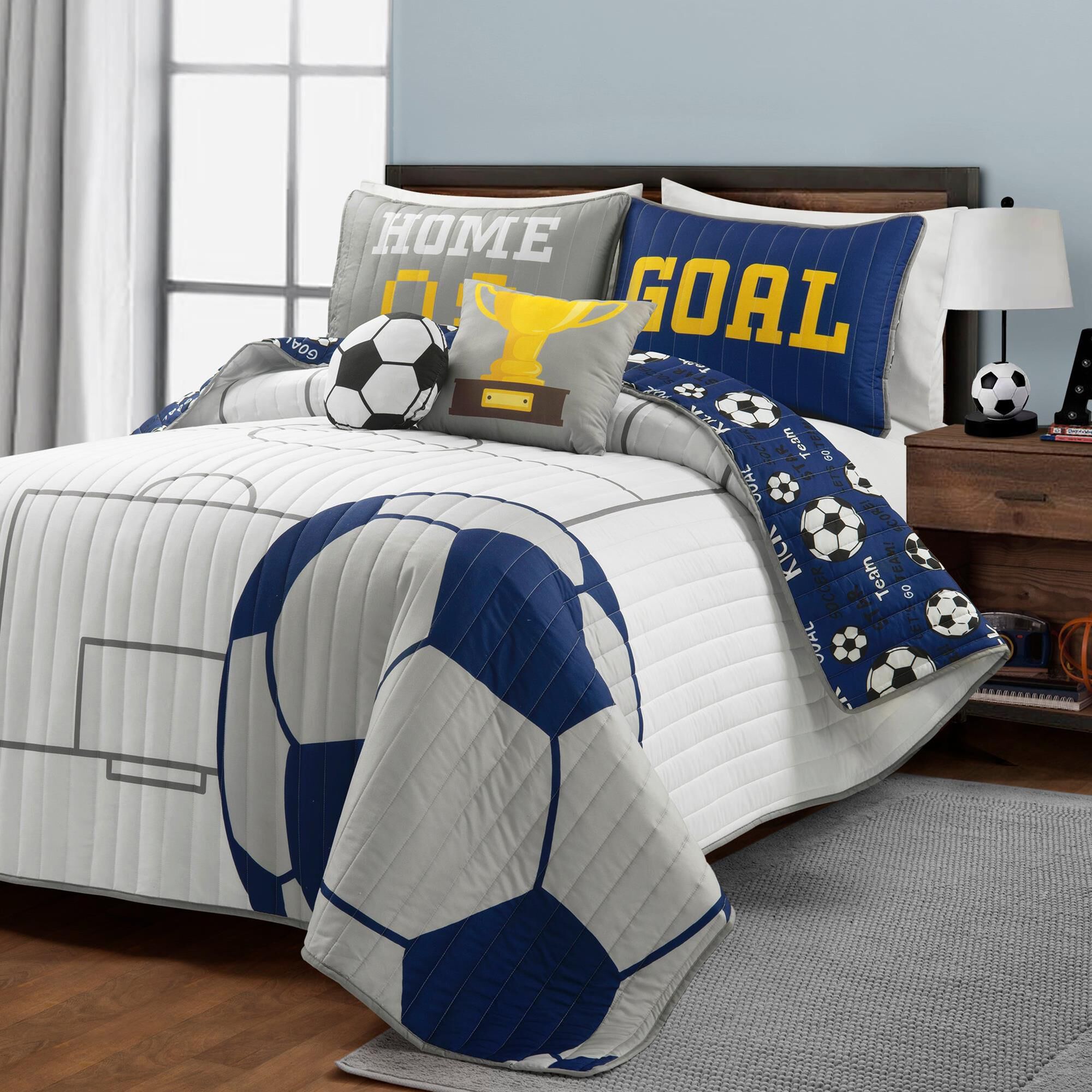 Navy cheap white quilt