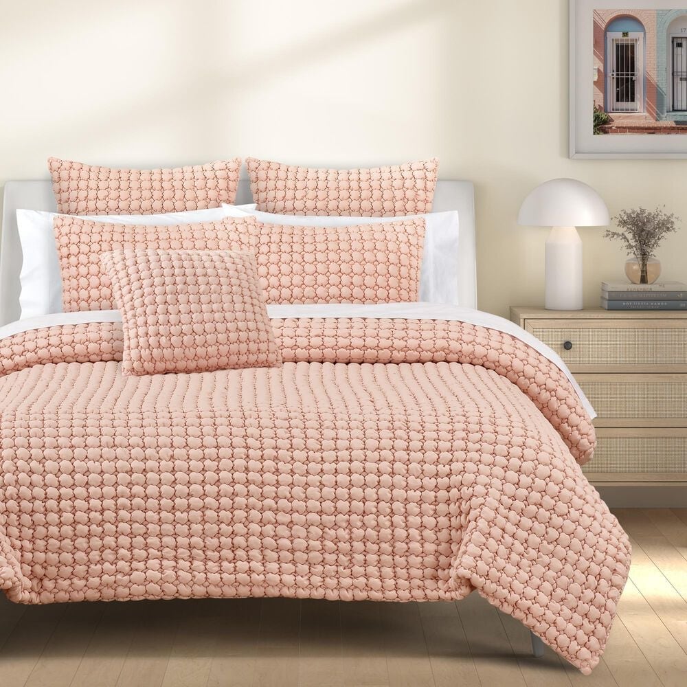 J. Queen Bold Cloud Puff 3-Piece King/Cal King Quilt Set in Blush, , large