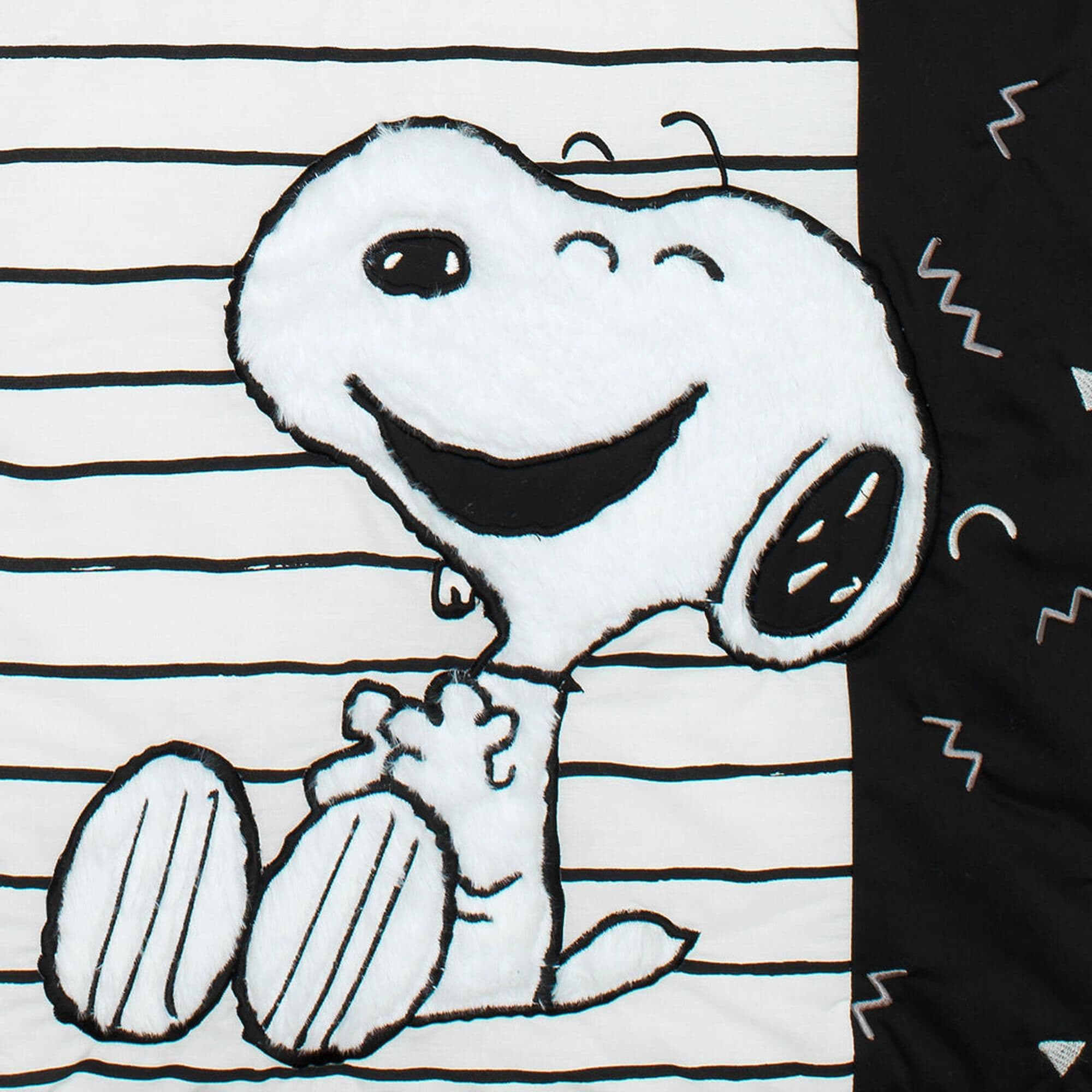 Snoopy baby discount crib bedding set