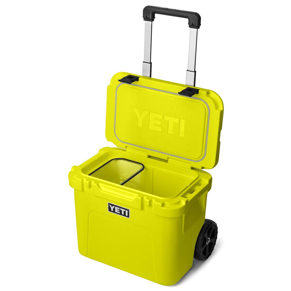 YETI Roadie 32 Wheeled Cooler in Firefly Yellow, , large