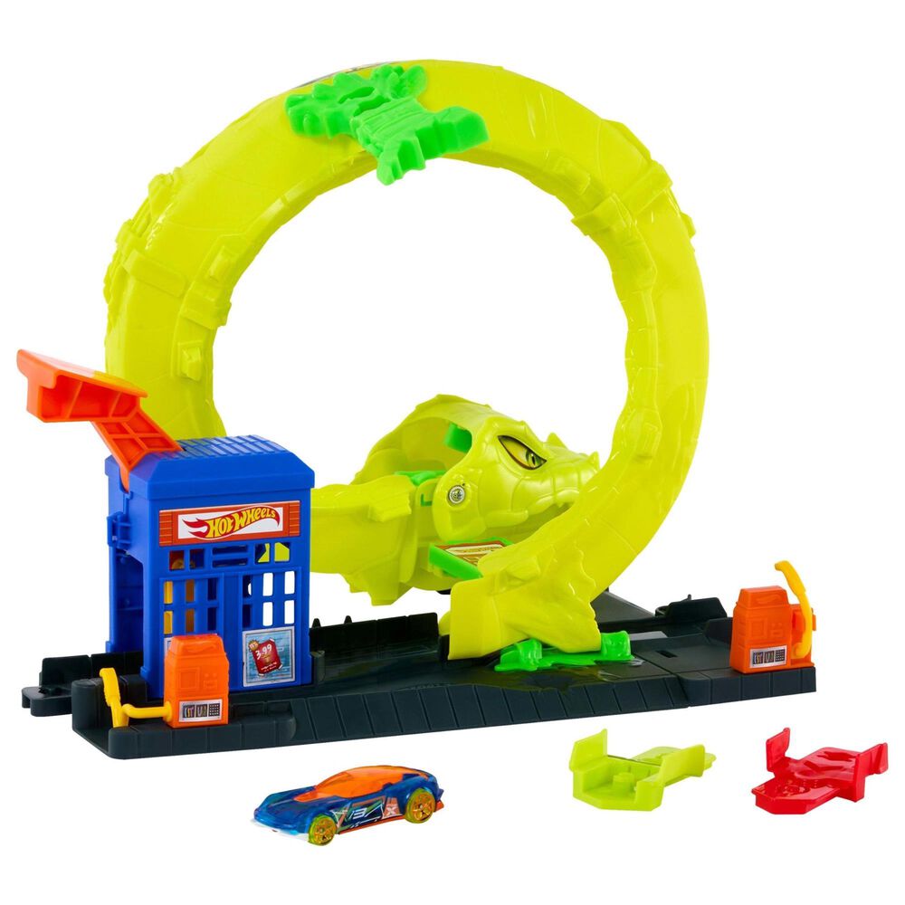 Hot Wheels Snake Spiral Attack Playset with 1:64 Scale Die-Cast Toy Car in Multicolor, , large