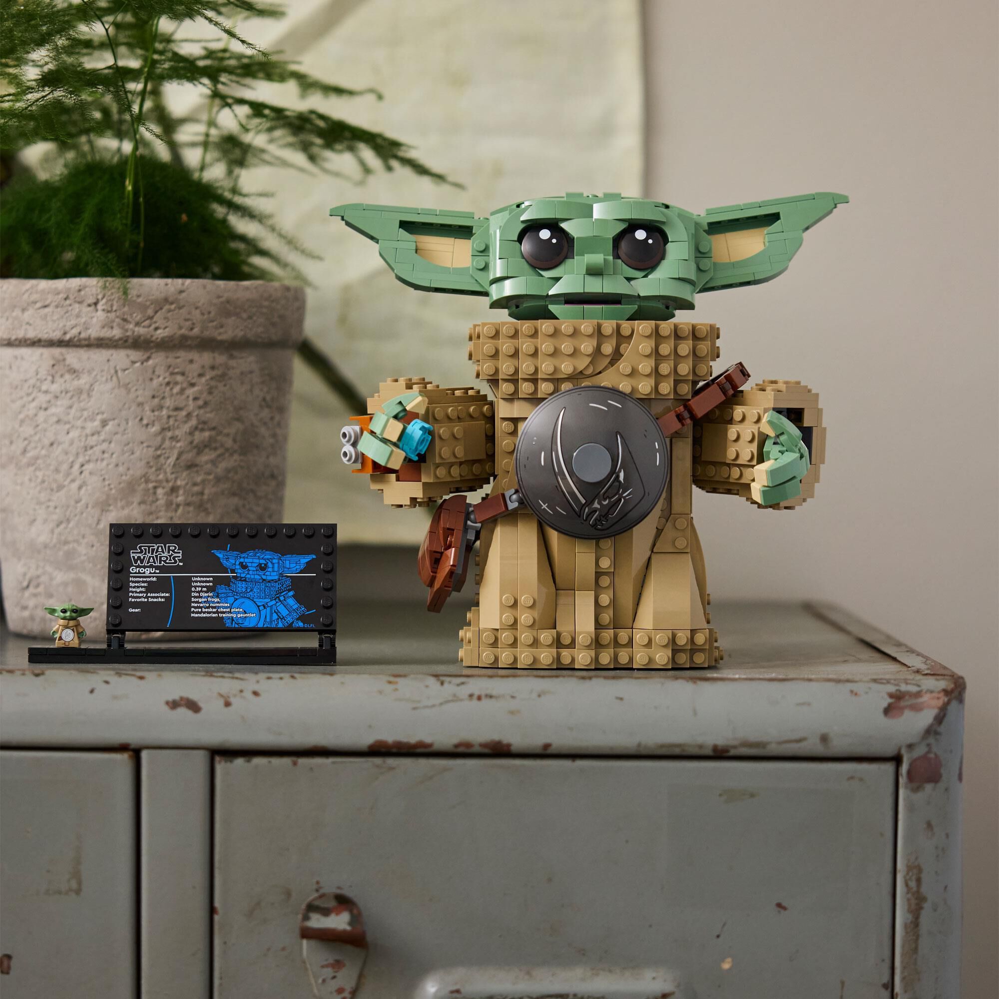 LEGO Grogu Mandalorian Apprentice Building Set