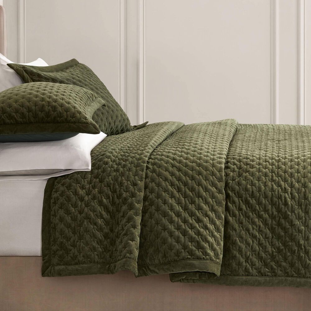 Hampton Park Charleston Queen Velvet Coverlet Set in Green, , large