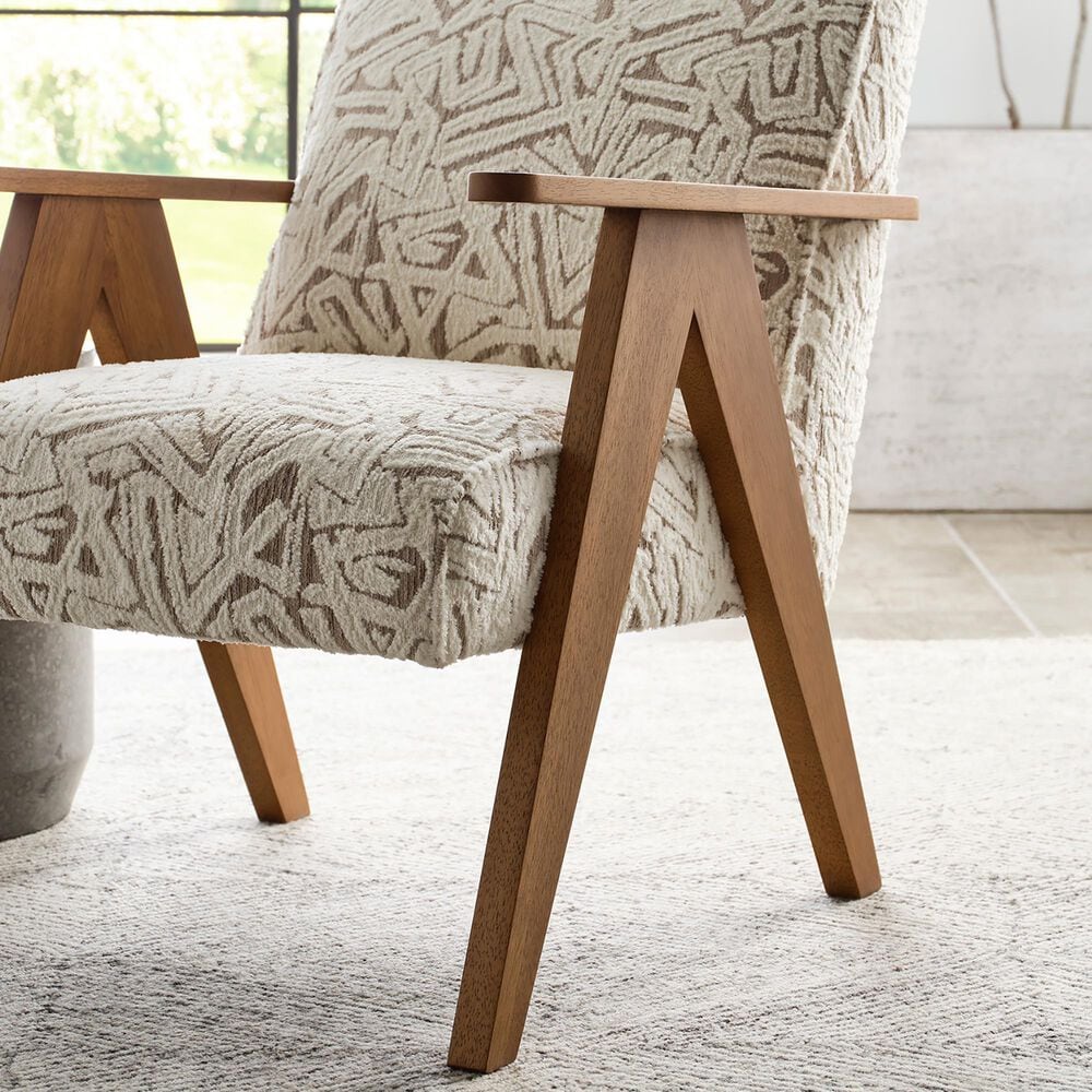Best Home Furnishings Bayden Accent Chair in Natural, , large