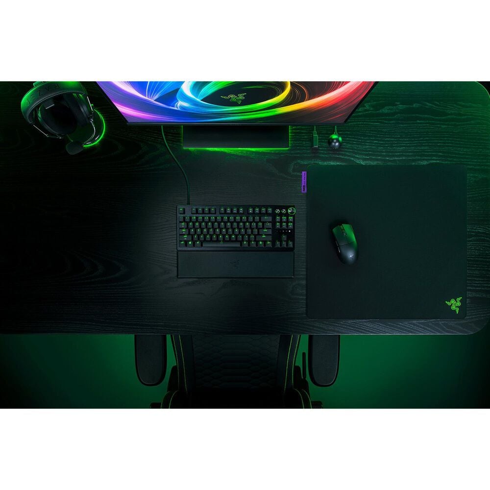 Razer Gigantus V2 Pro Soft Gaming Max Control Mouse Pad in Black, , large
