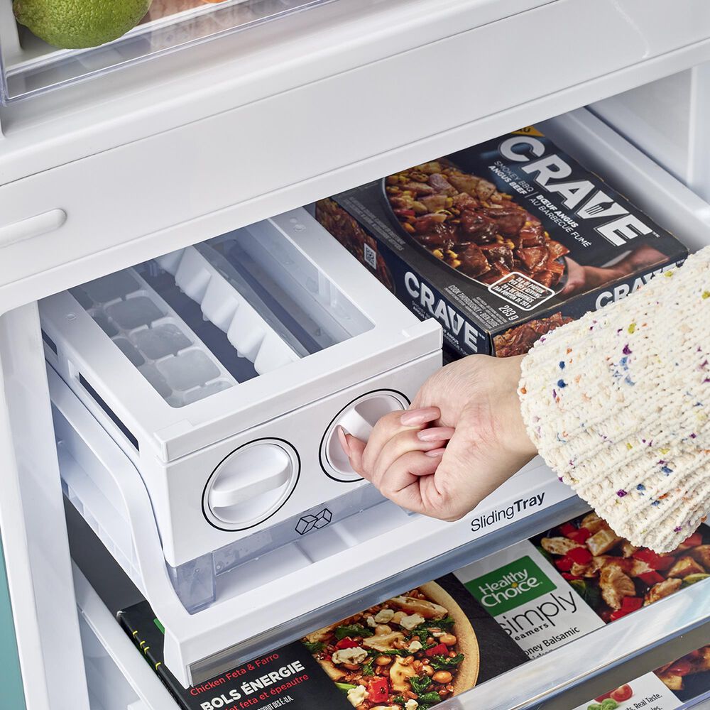 Unique Appliances Classic Retro 12 Cu. Ft. Bottom Freezer Regfrigerator In Ocean Mist Turquoise, , large