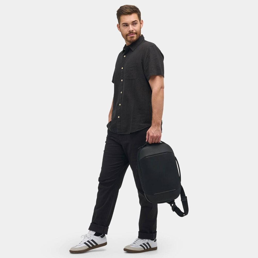 Nomatic Navigator 10L Sling Bag in Black, , large