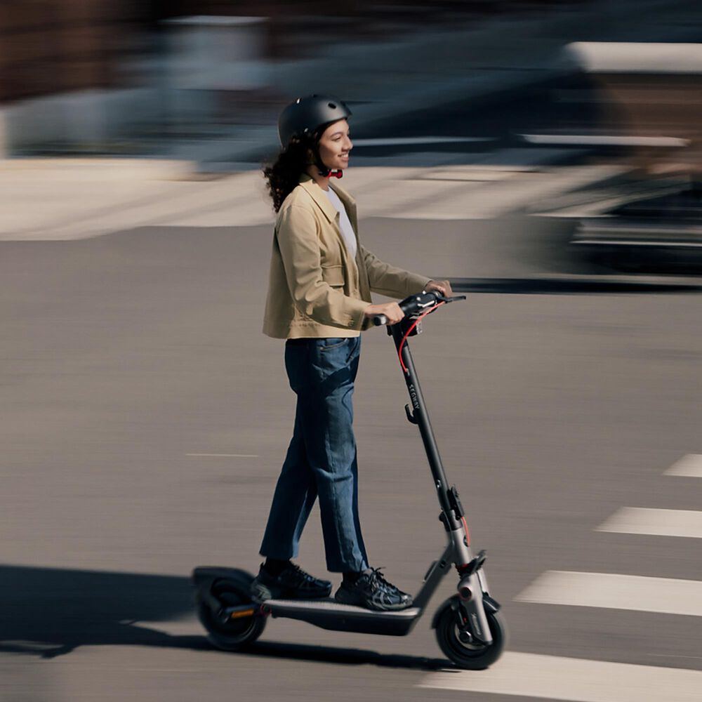 Segway F3 eKickScooter in Black, , large