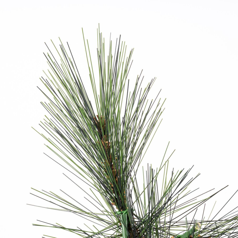 The Gerson Company 7.5&#39; Pre-Lit Artificial Christmas Tree in Green, , large