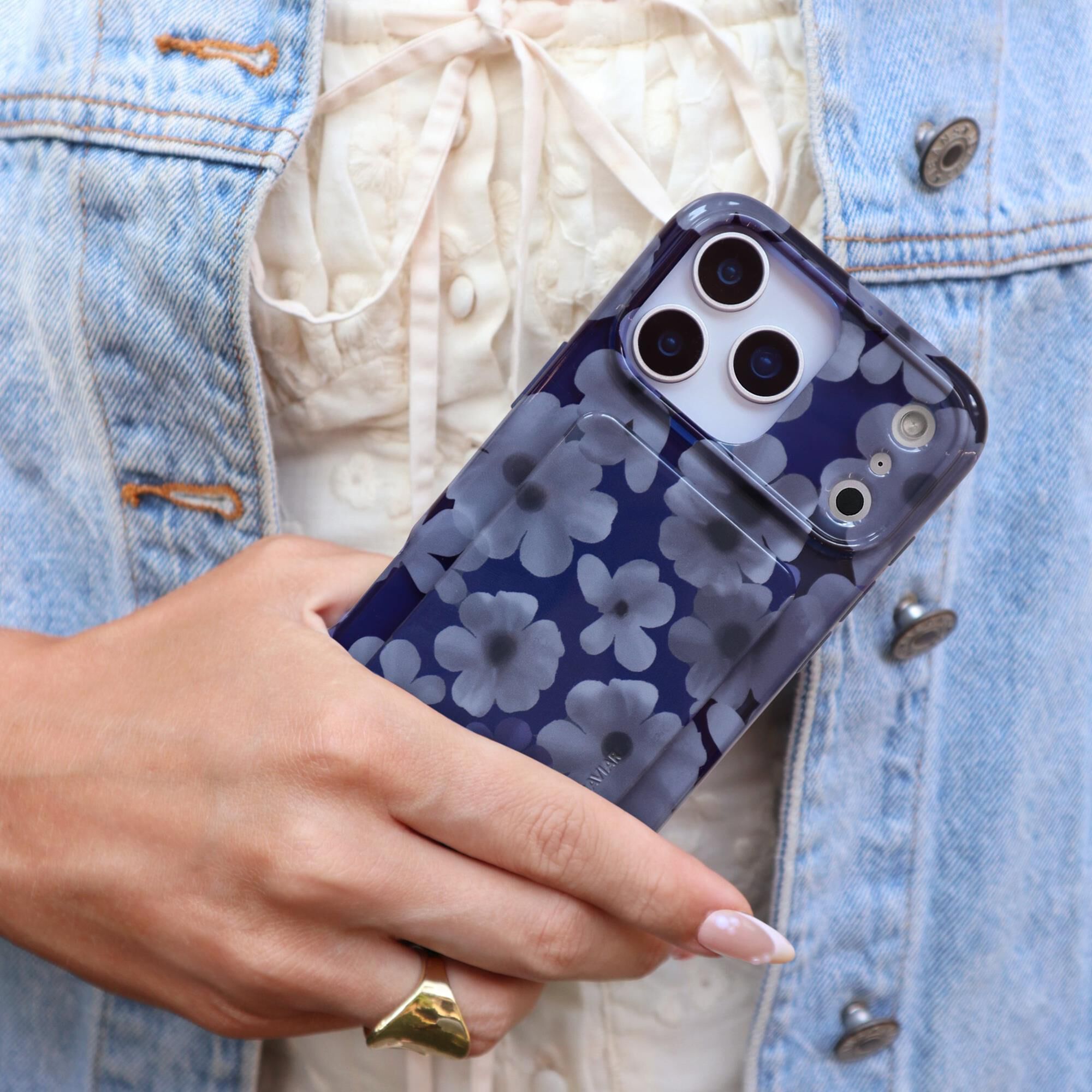 Velvet Caviar MagSafe Case For Apple iPhone 17 Pro Max in Midnight