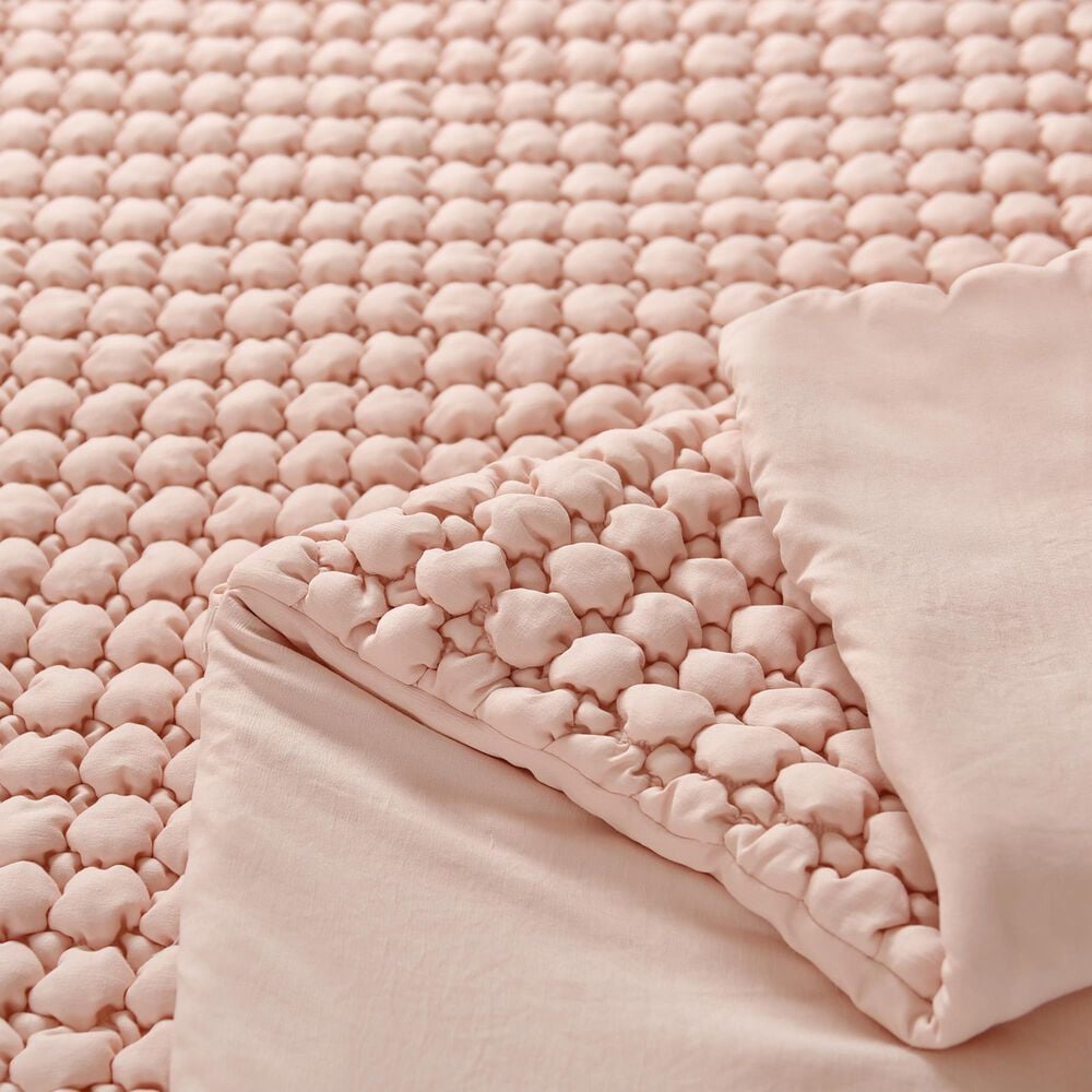 J. Queen Bold Cloud Puff 3-Piece Full/Queen Quilt Set in Blush, , large