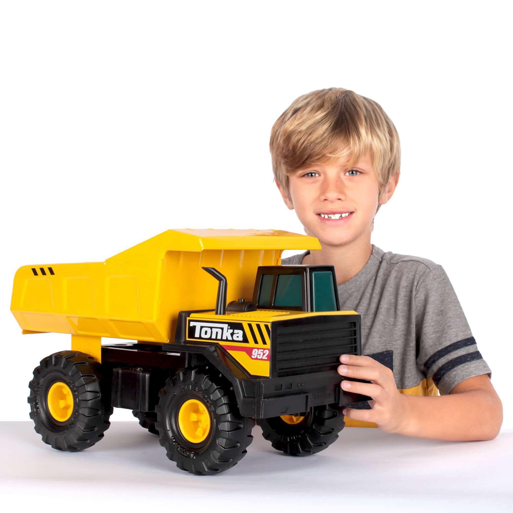 Tonka Might Dump Truck NFM