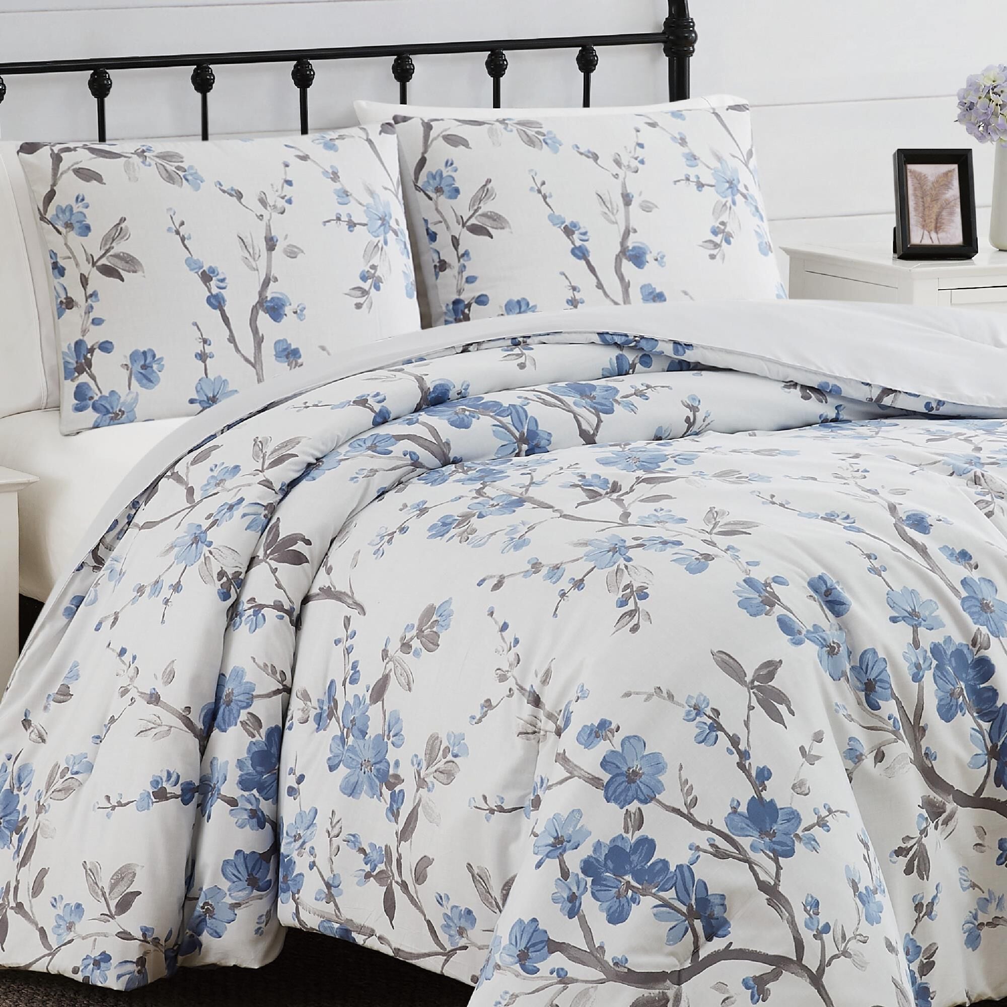 Pem America Cannon Kasumi Floral 3 Piece Full Queen Duvet Set in White and Blue