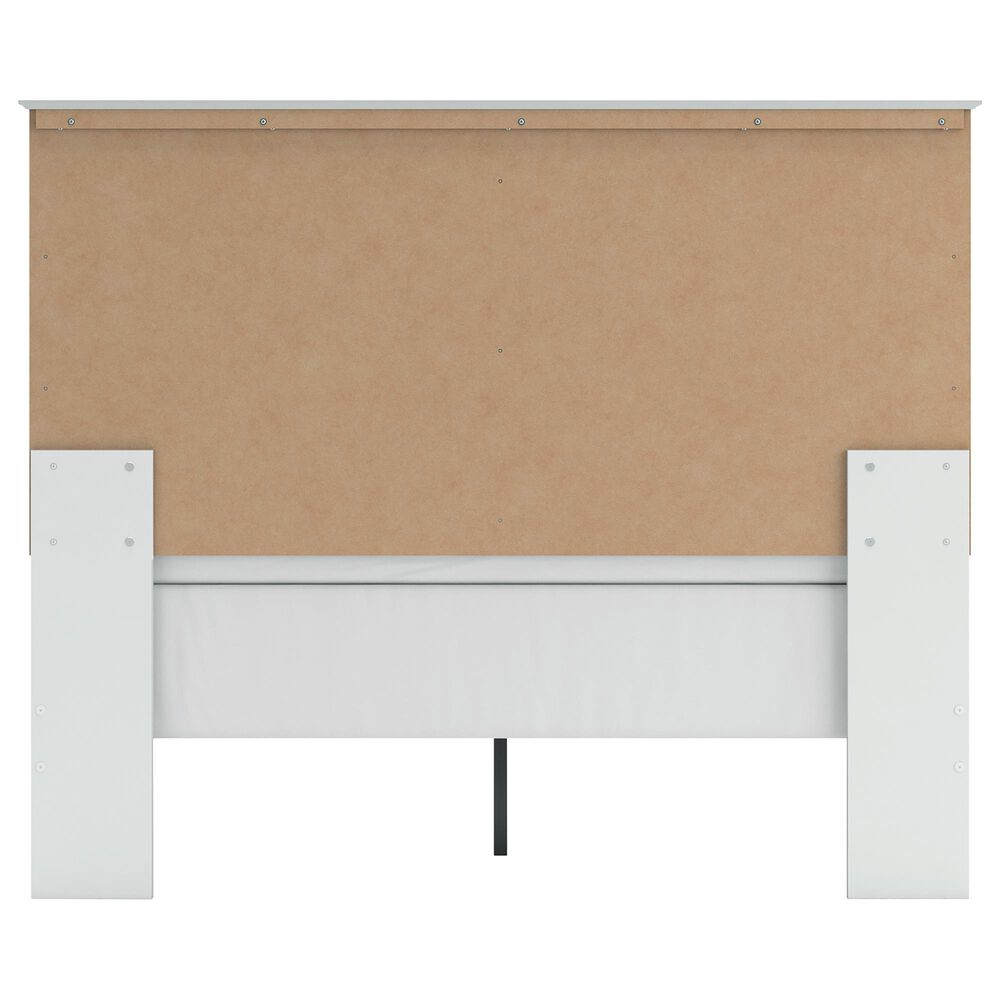 Ashley Bostwick Shoals 5-Piece Queen Panel Bedroom Set in White, , large