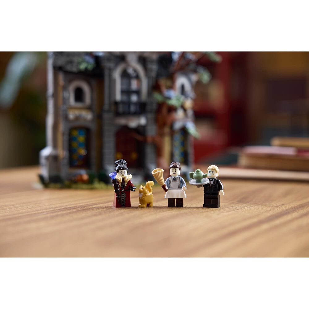 LEGO Icons Mayor Manor Building Set, , large