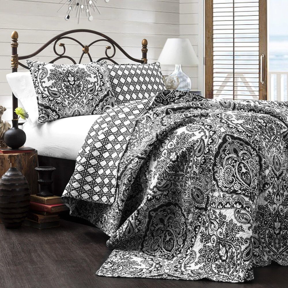 Triangle Home Fashions Aubree 3-Piece Full/Queen Quilt Set in Black and White, , large