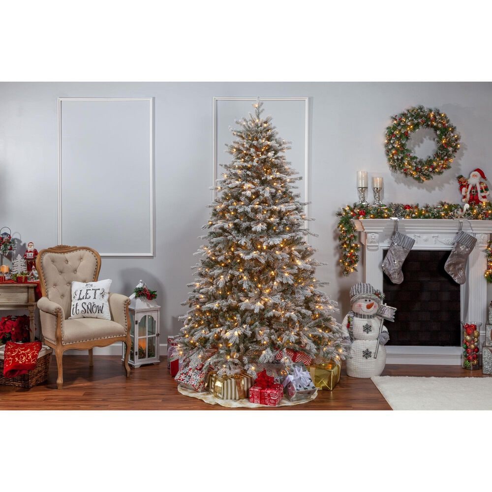 The Gerson Company 7.5&#39; Pre-Lit Natural Cut Spruce Christmas Tree in Green, , large