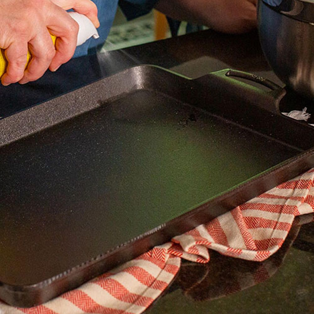 Lodge Cast Iron Baking Pan - Black, 14 in - Fry's Food Stores