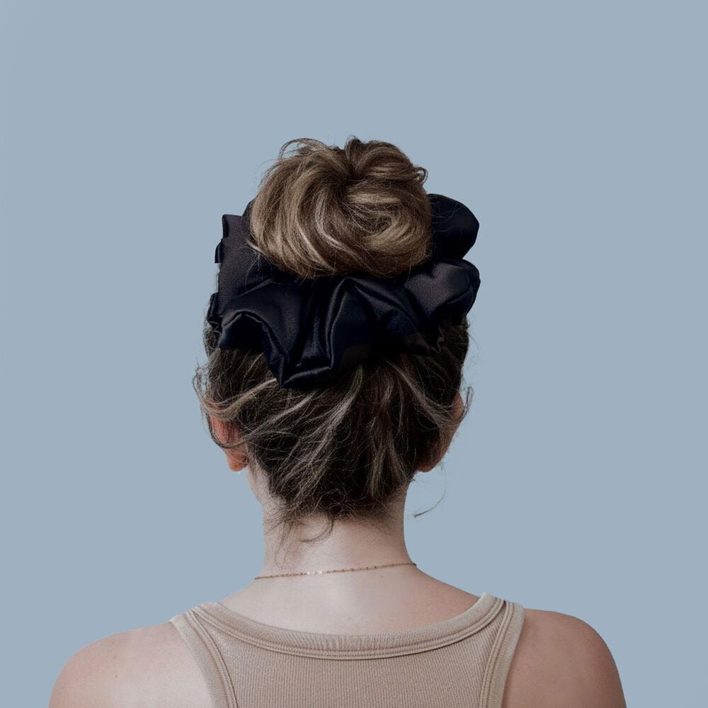 Bedgear Hyper-Silk Plush Scrunchie in Black, , large