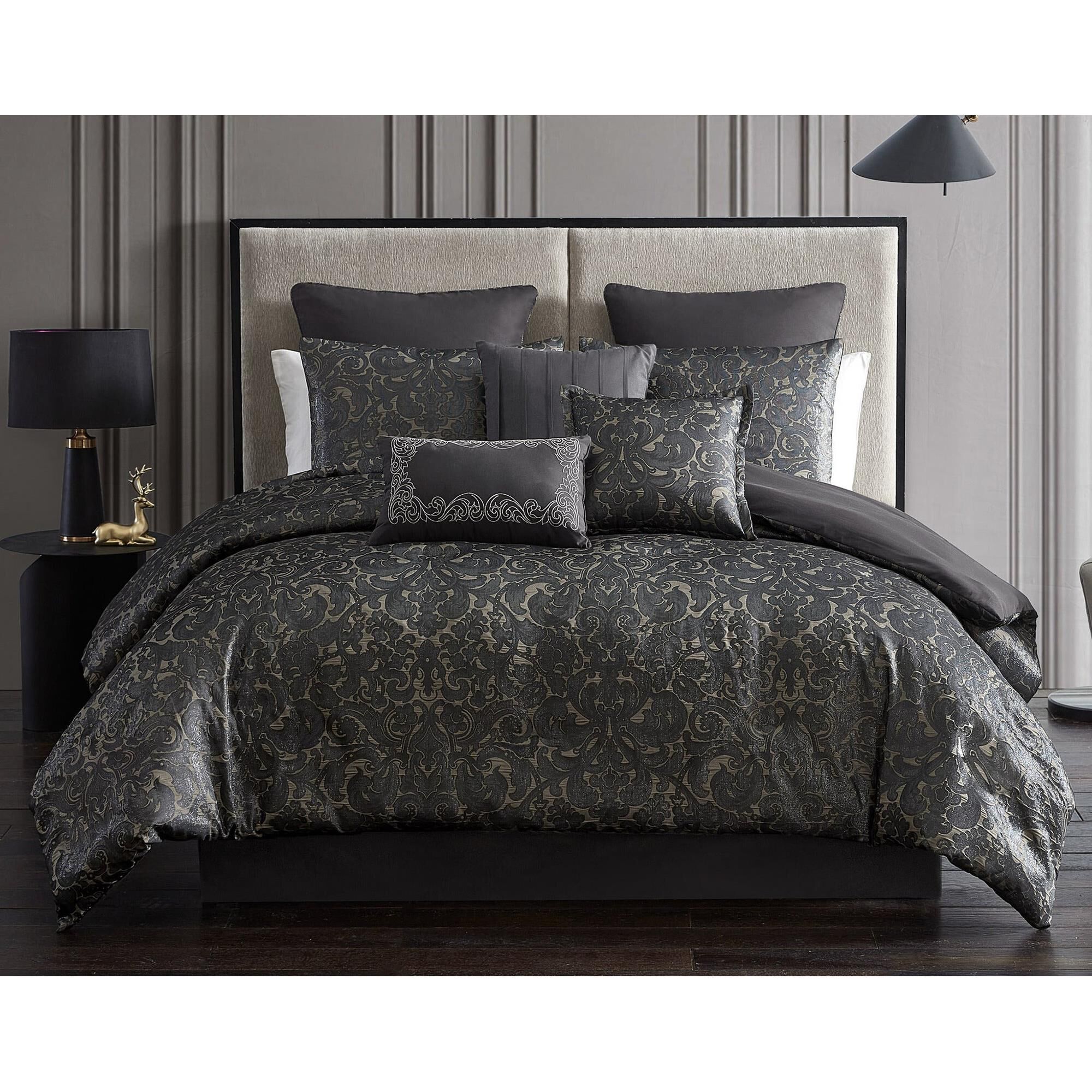Black on sale queen blanket