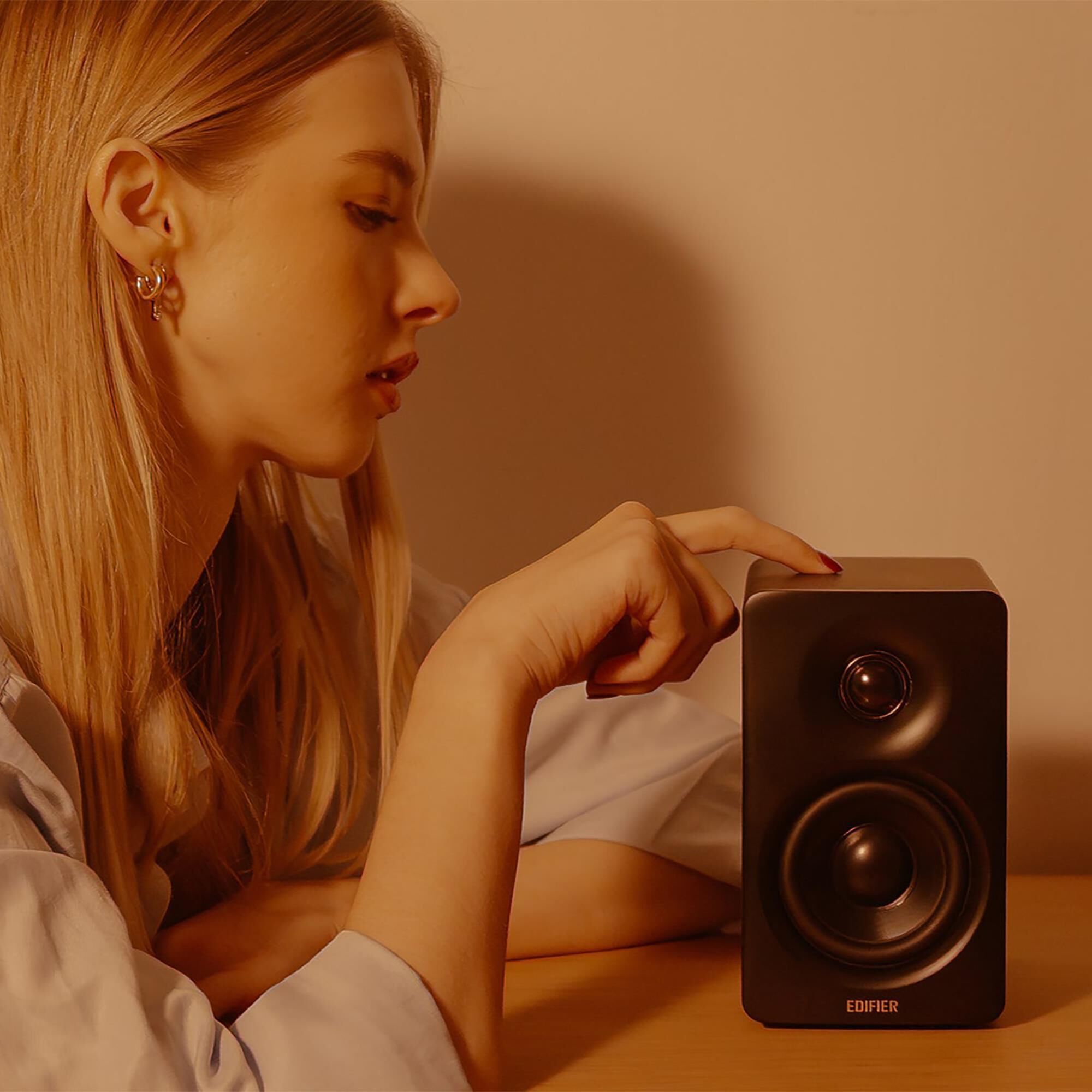 Edifier M60 2.0 Compact Desktop Bluetooth Speakers Pair in Classic Oak