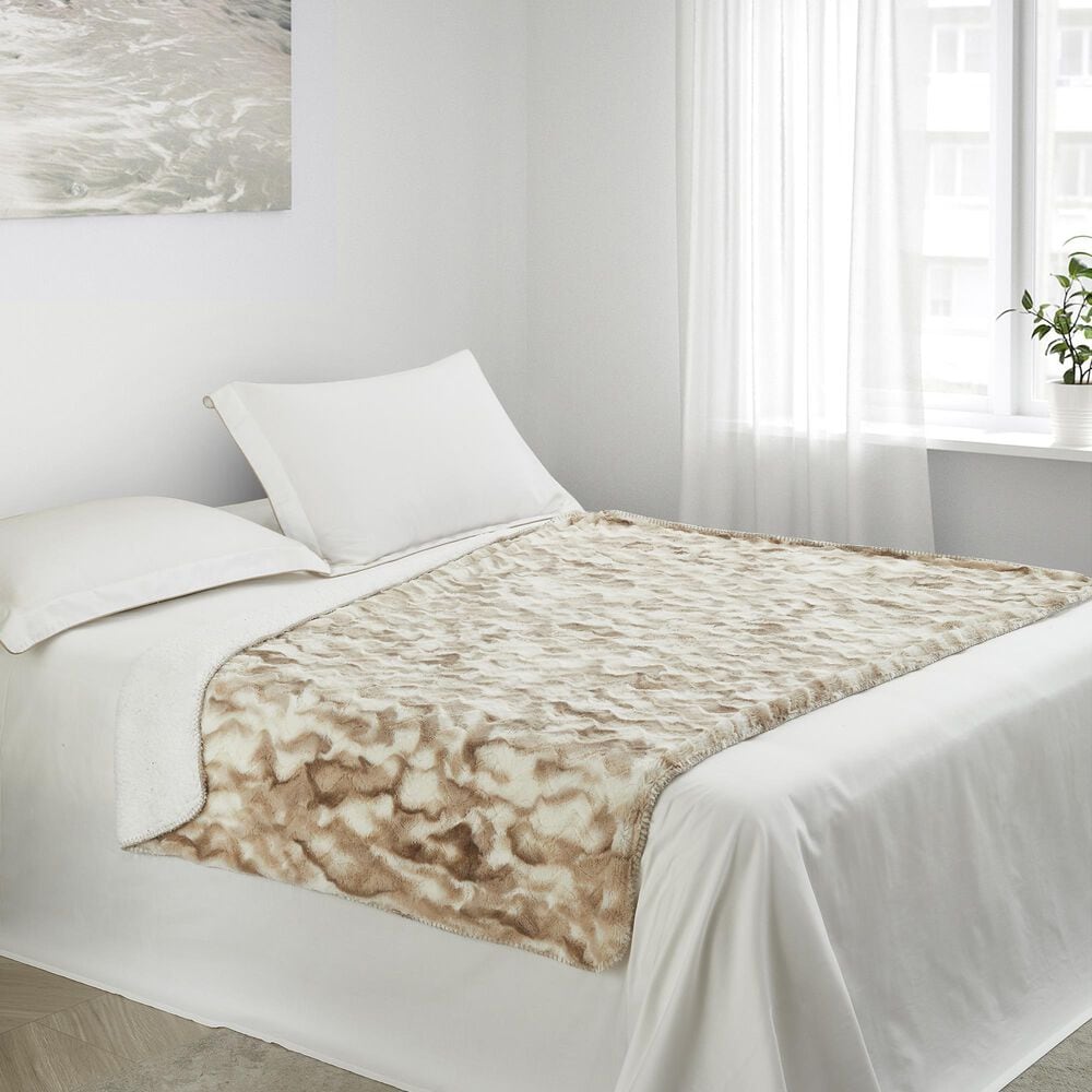 Duke Imports Whitetail Wave Plush Throw in Brown, , large
