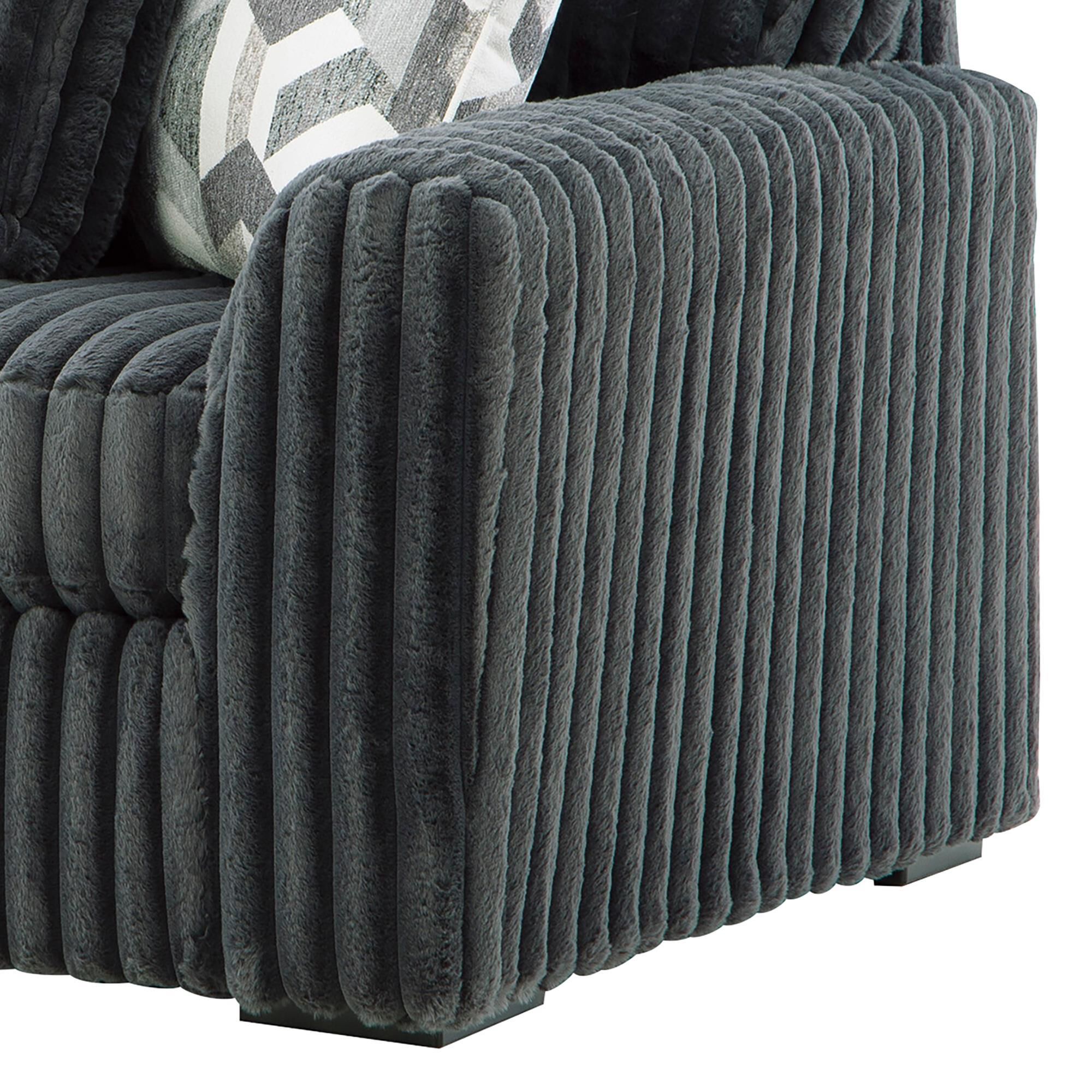 Nyです。 Ashley Midnight-Madness 2-Piece Left Facing Sectional with Chaise
