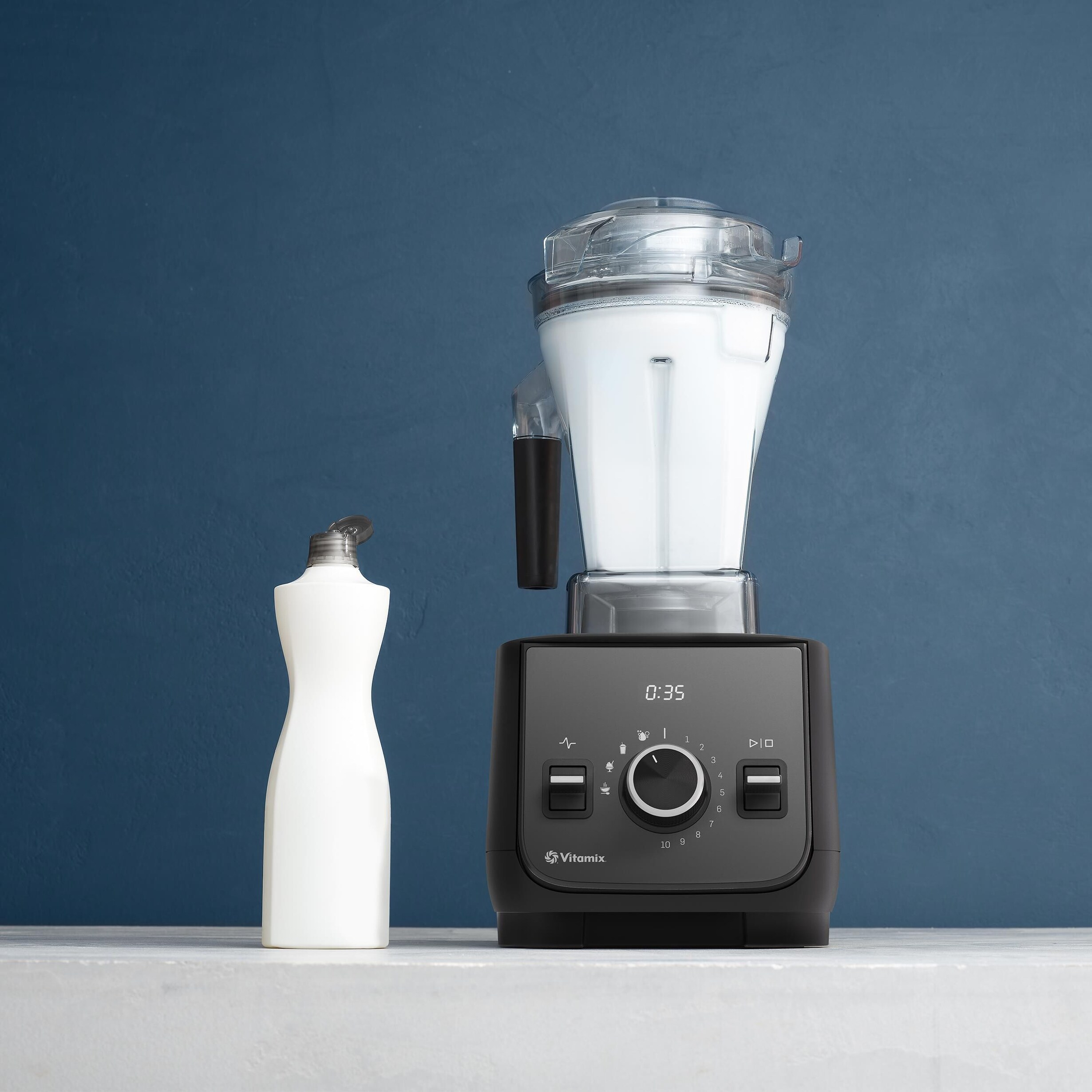 Vitamix Ascent X2 Blender in Shadow Black