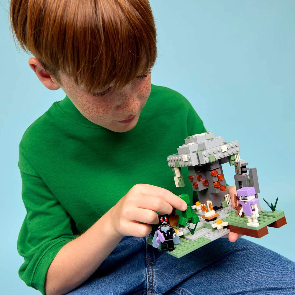 LEGO Minecraft The Pale Garden Building Set, , large