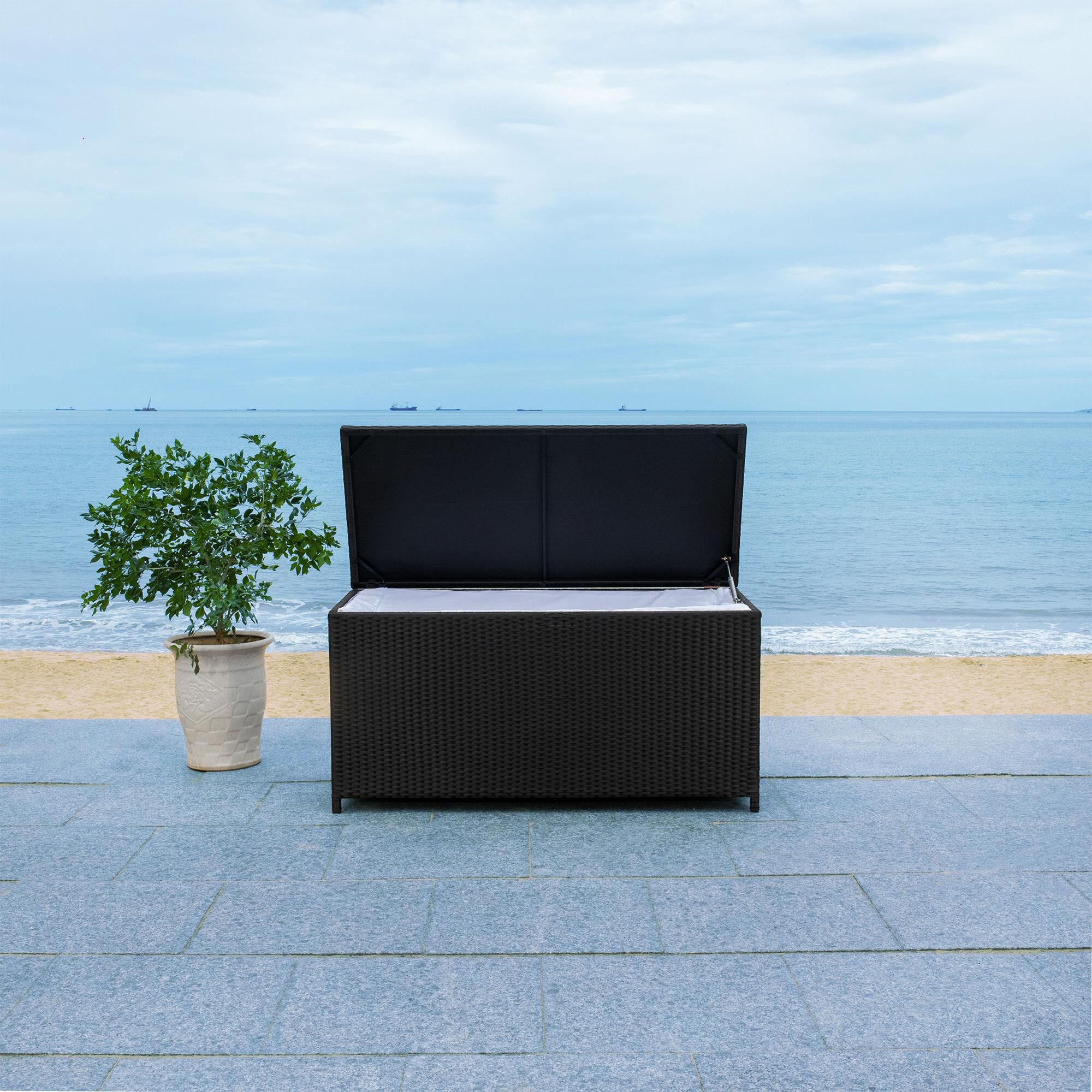 Safavieh sales outdoor cushions
