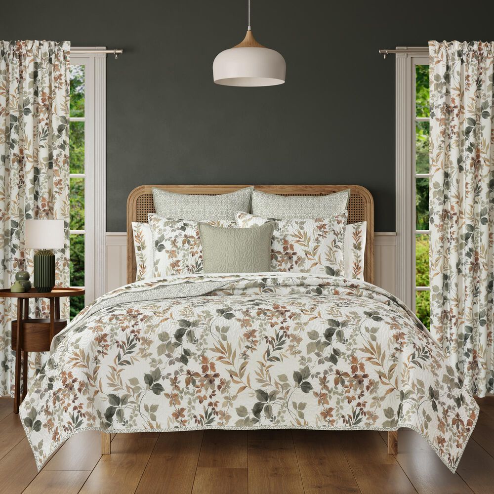 J. Queen New York Evergreen 3-Piece Full/Queen Quilt Set in Sage, , large