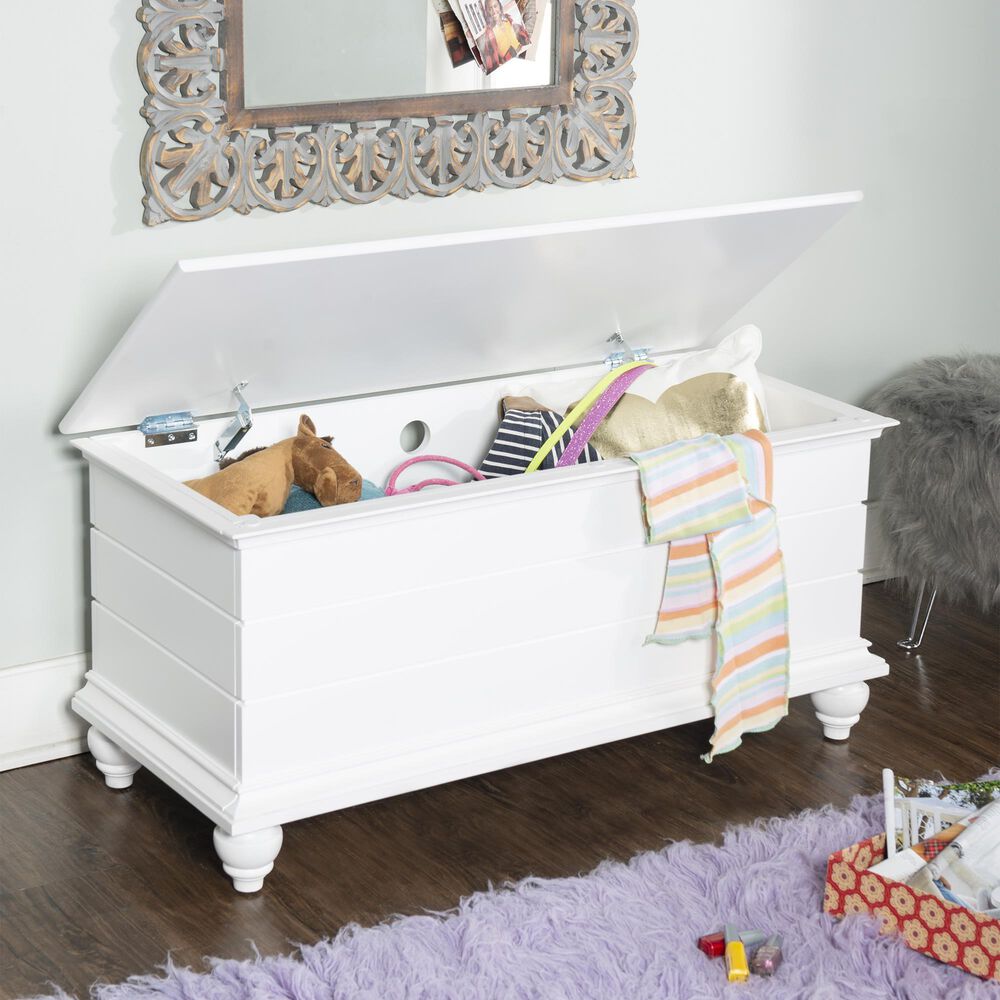 Linon Home Decor Whitehurst Cedar Chest in White, , large