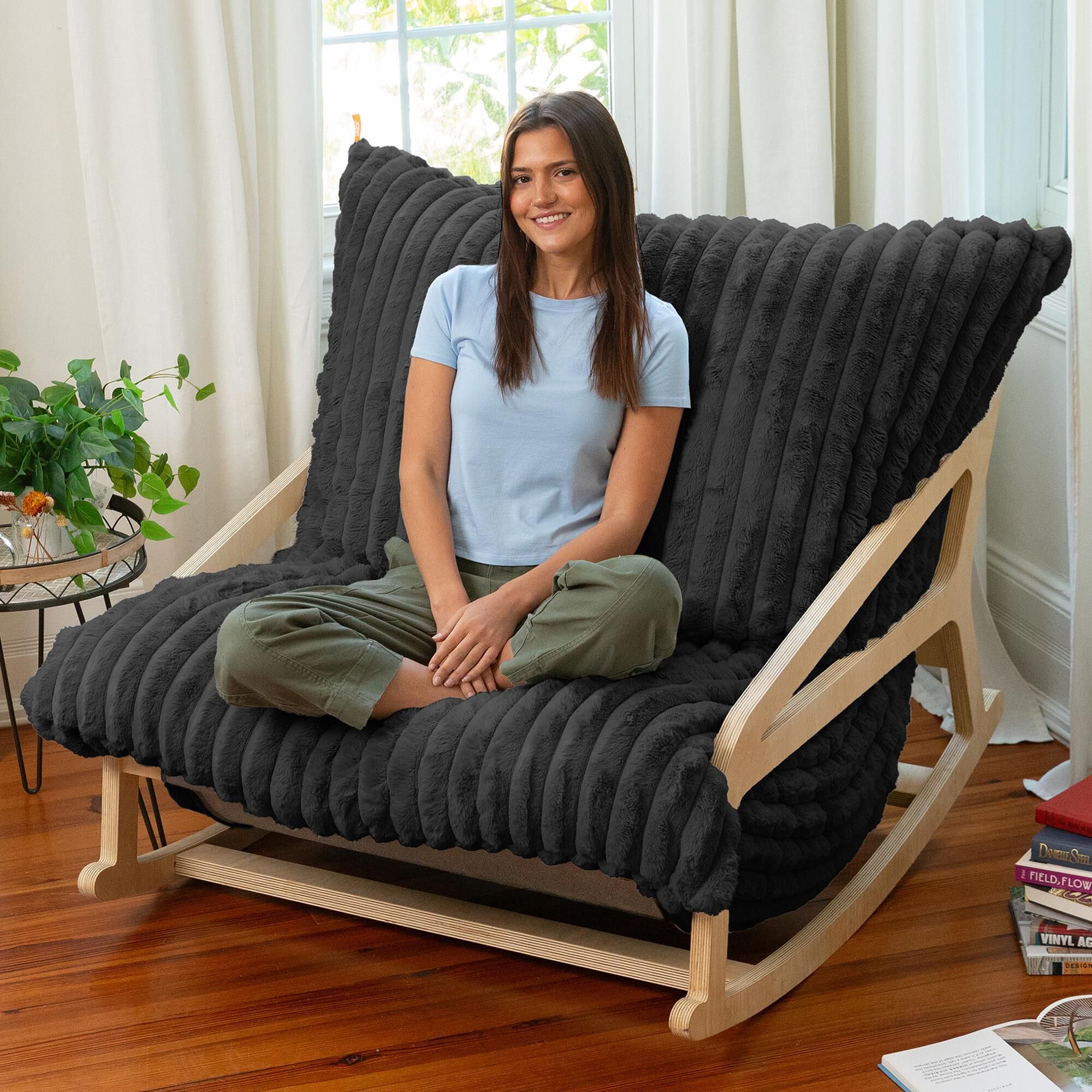 Jaxx Saxx Mondo Fur Bean Bag Rocking Chair in Black