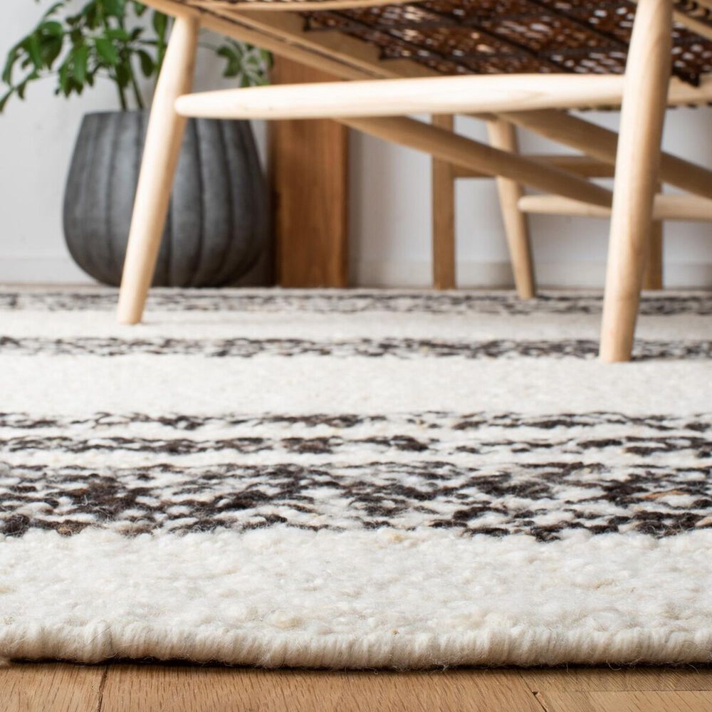 Safavieh Natura NAT328Z 2&#39;3&quot; x 8&#39; Black and Ivory Runner, , large