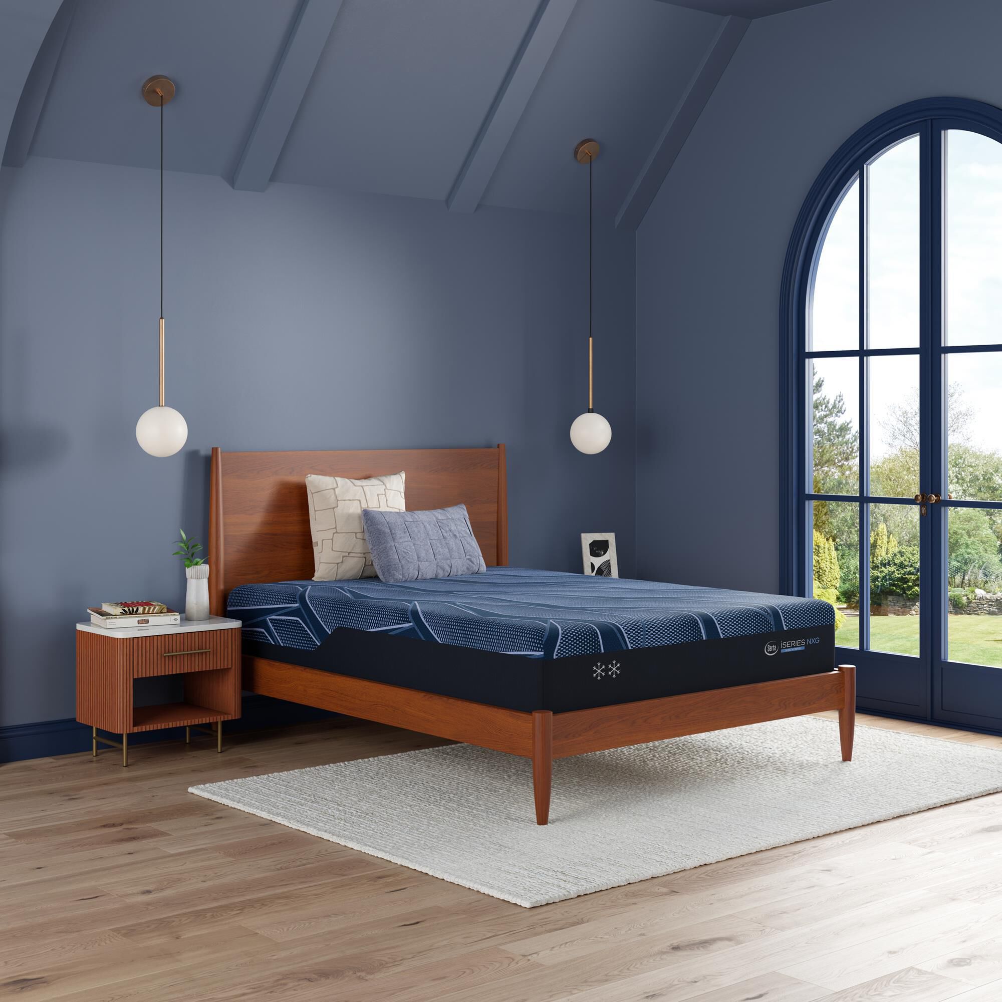 Serta iSeries NXG 2500 Hybrid Plush King Mattress