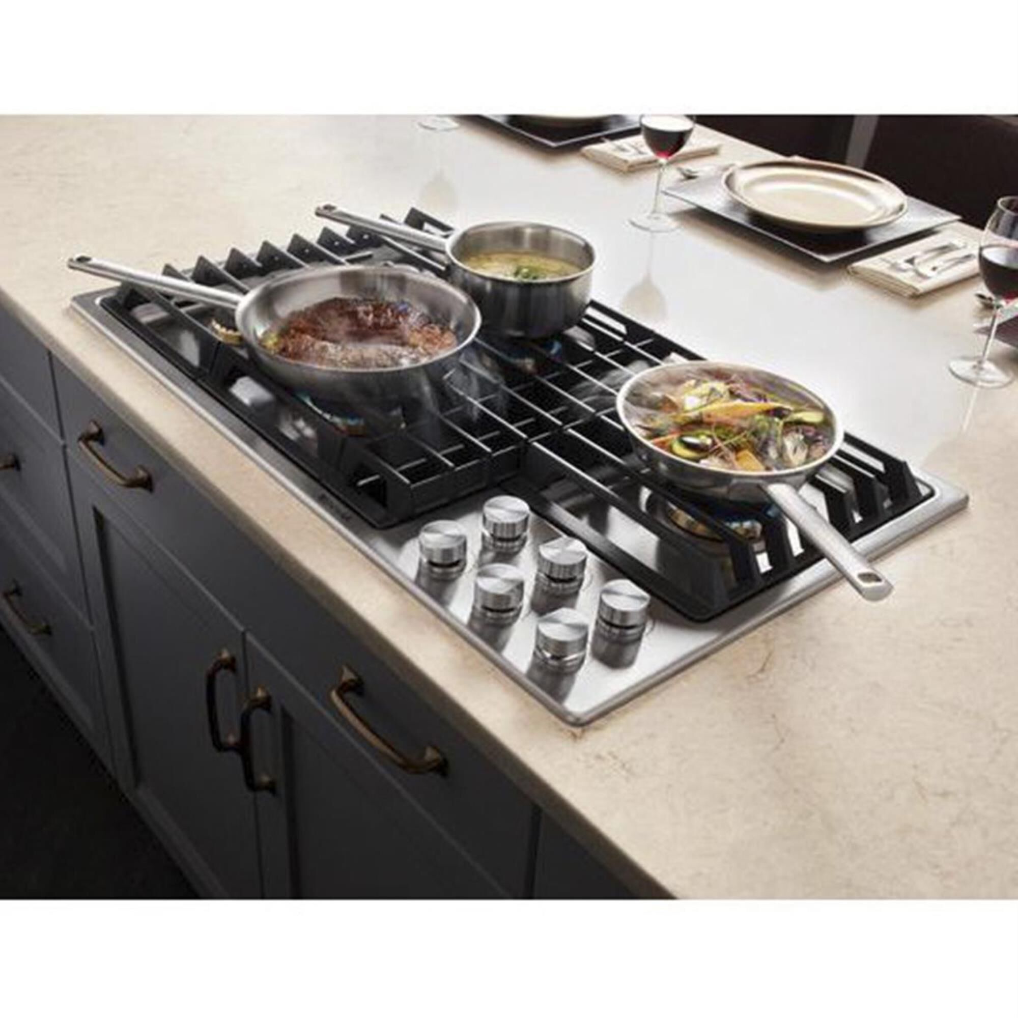 Whirlpool 36 JX3 Gas Downdraft Cooktop in Black Nebraska