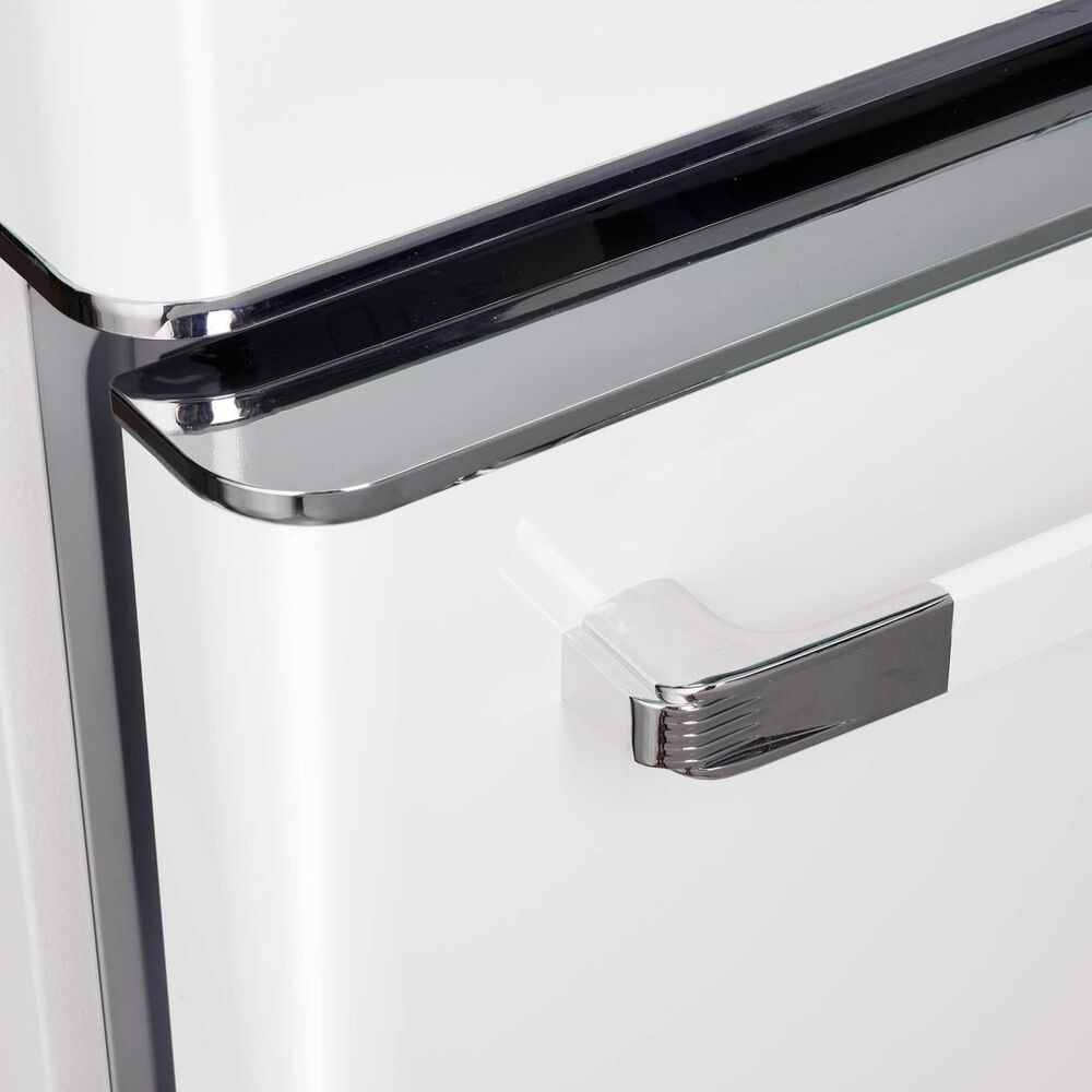 Unique Appliances Classic Retro 18 Cu. Ft Bottom Freezer Refrigerator in Marshmallow White, , large