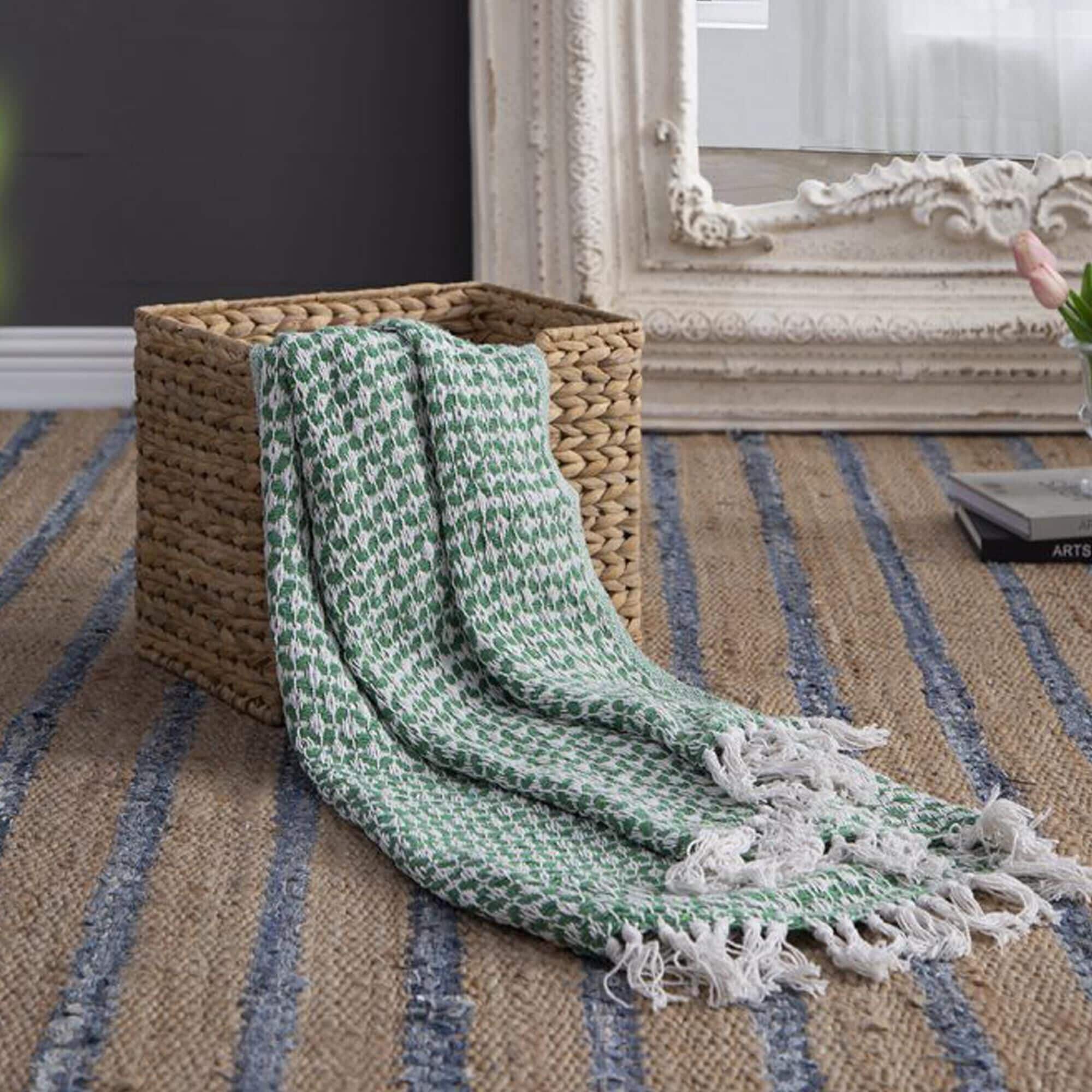 White throw blanket with tassels sales