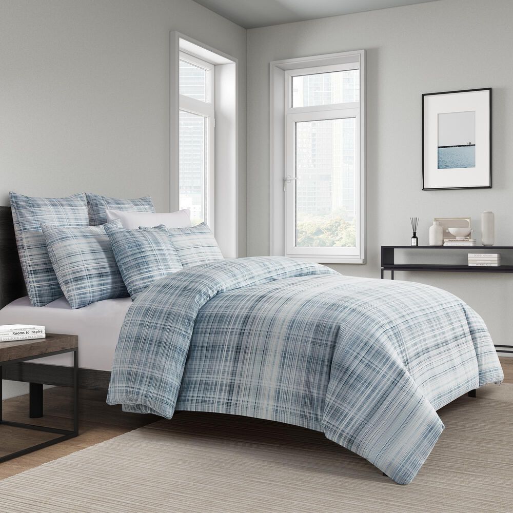 J. Queen New York Pascal 3-Piece Full/Queen Duvet Cover Set in Blue, , large