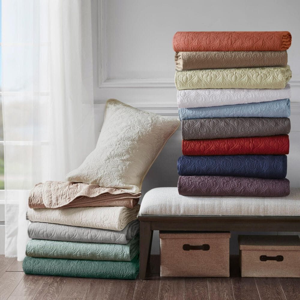 Hampton Park Quebec 3-Piece Full/Queen Quilt Set in Clay Red, , large