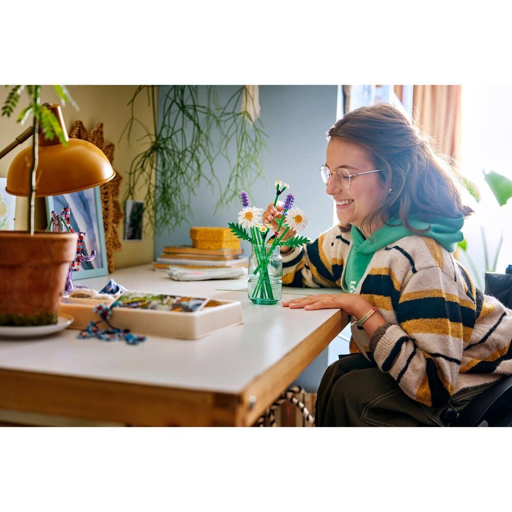 LEGO Botanical Daisies Building Set, , large