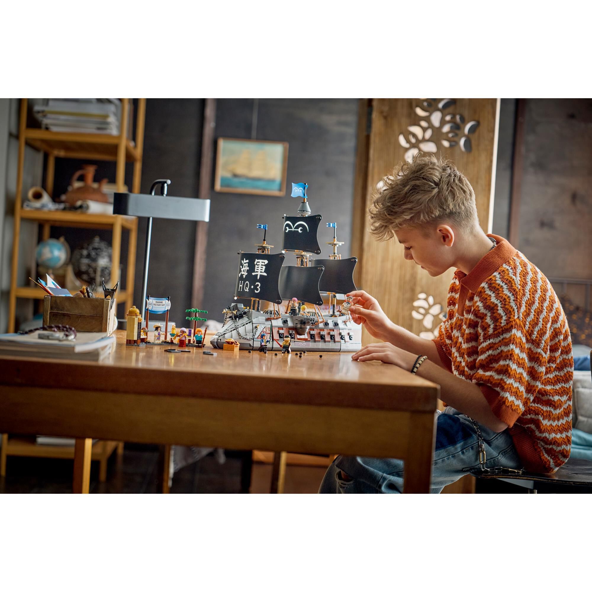 帝国海軍　弔辞　その他セット売り LEGO One Piece Garp's Marine Battleship Building Set