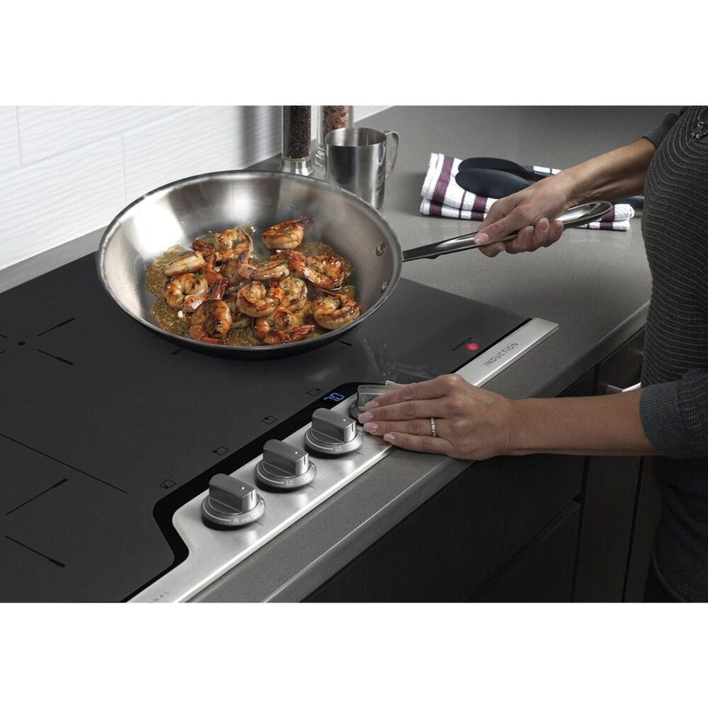 Frigidaire Professional 30&#39;&#39; Induction Cooktop in Black and Stainless Steel, , large