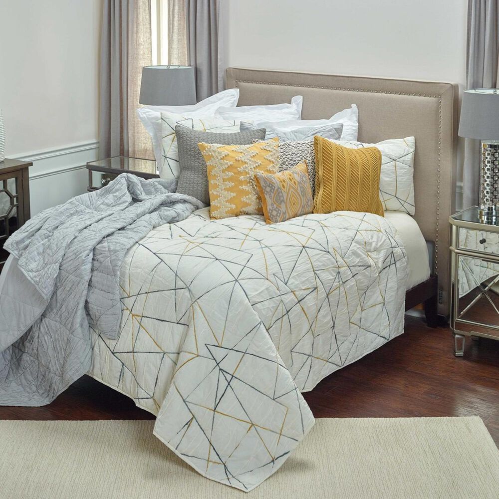 Rizzy Home Julian 90&quot; x 92&quot; Quilt in White, , large