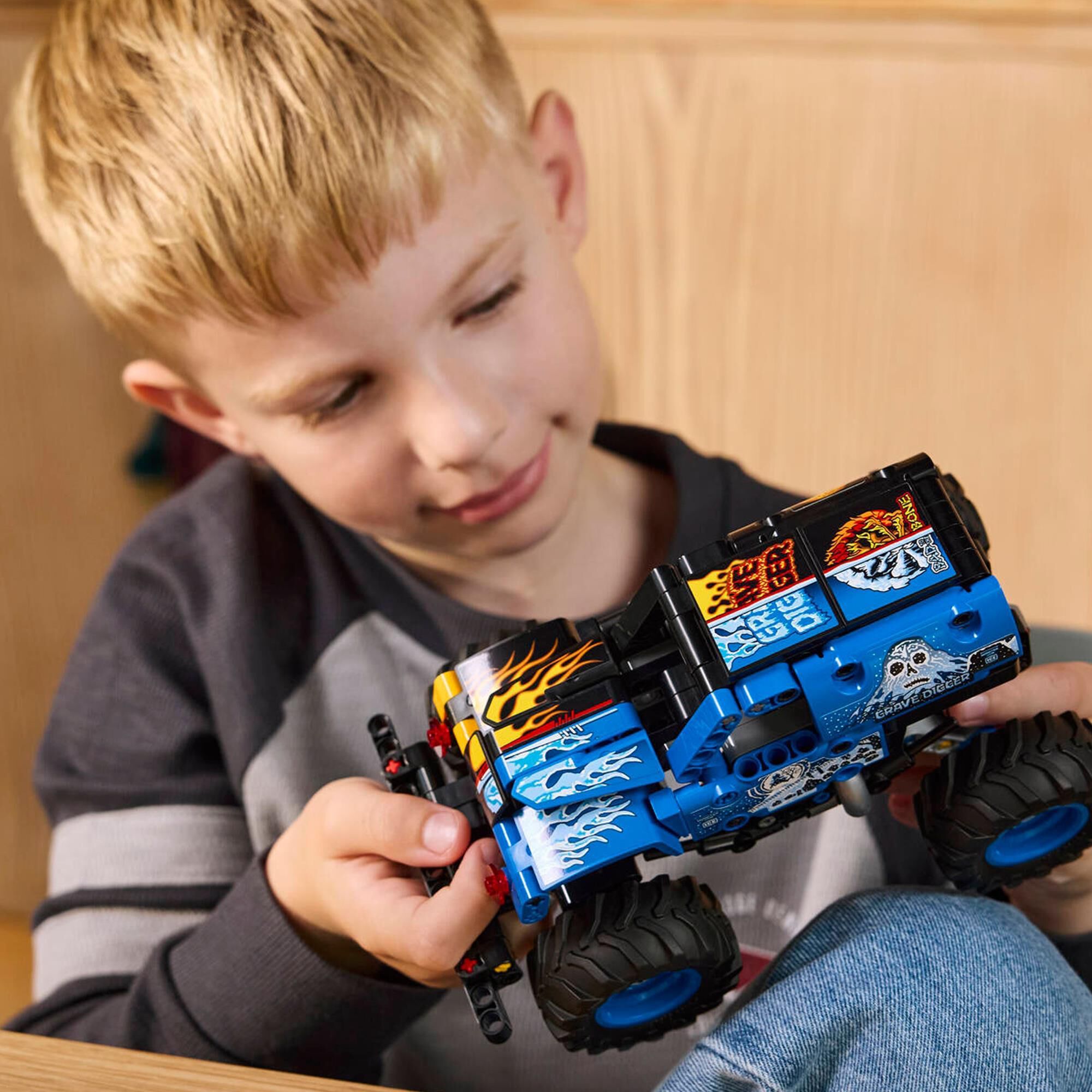 LEGO Technic Monster Jam Grave Digger Fire and Ice Pull-Back