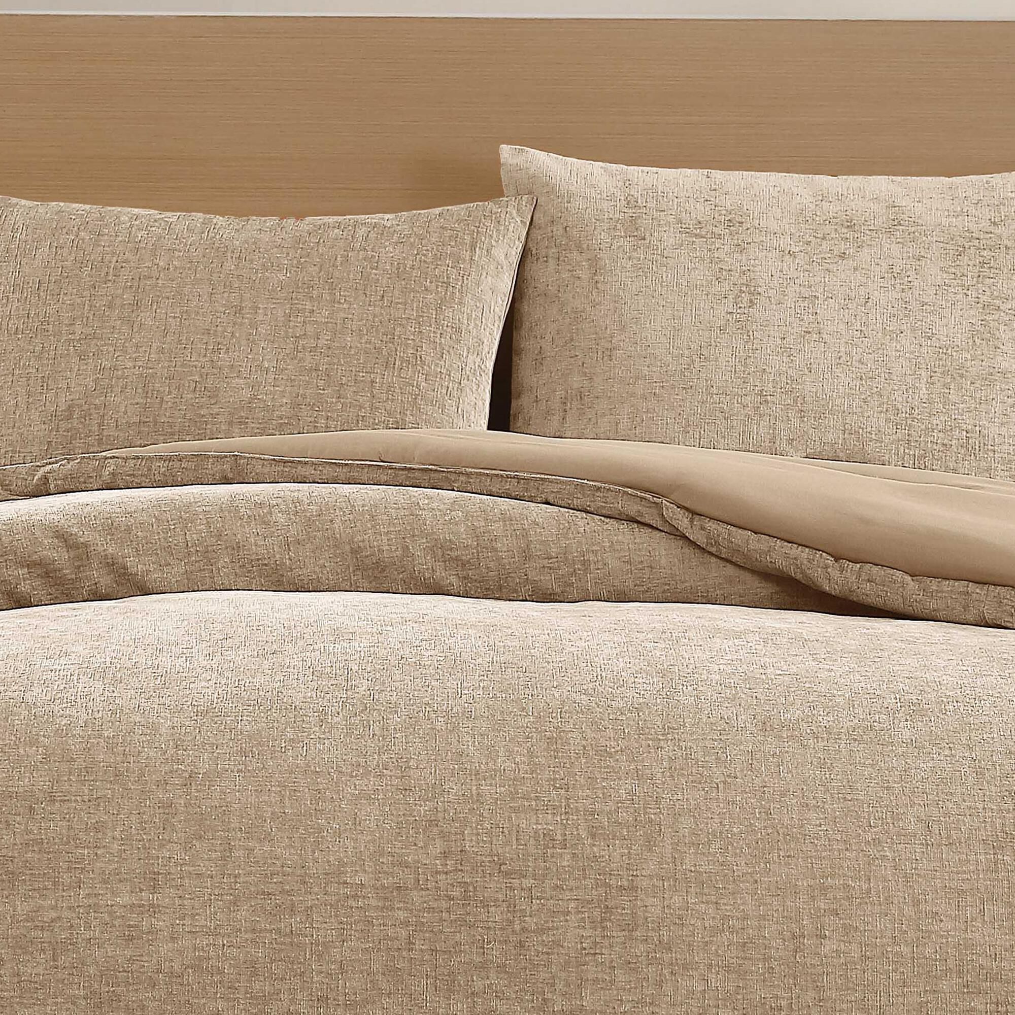 Hallmart Collectibles Niles 3-Piece Queen Comforter Set in Beige