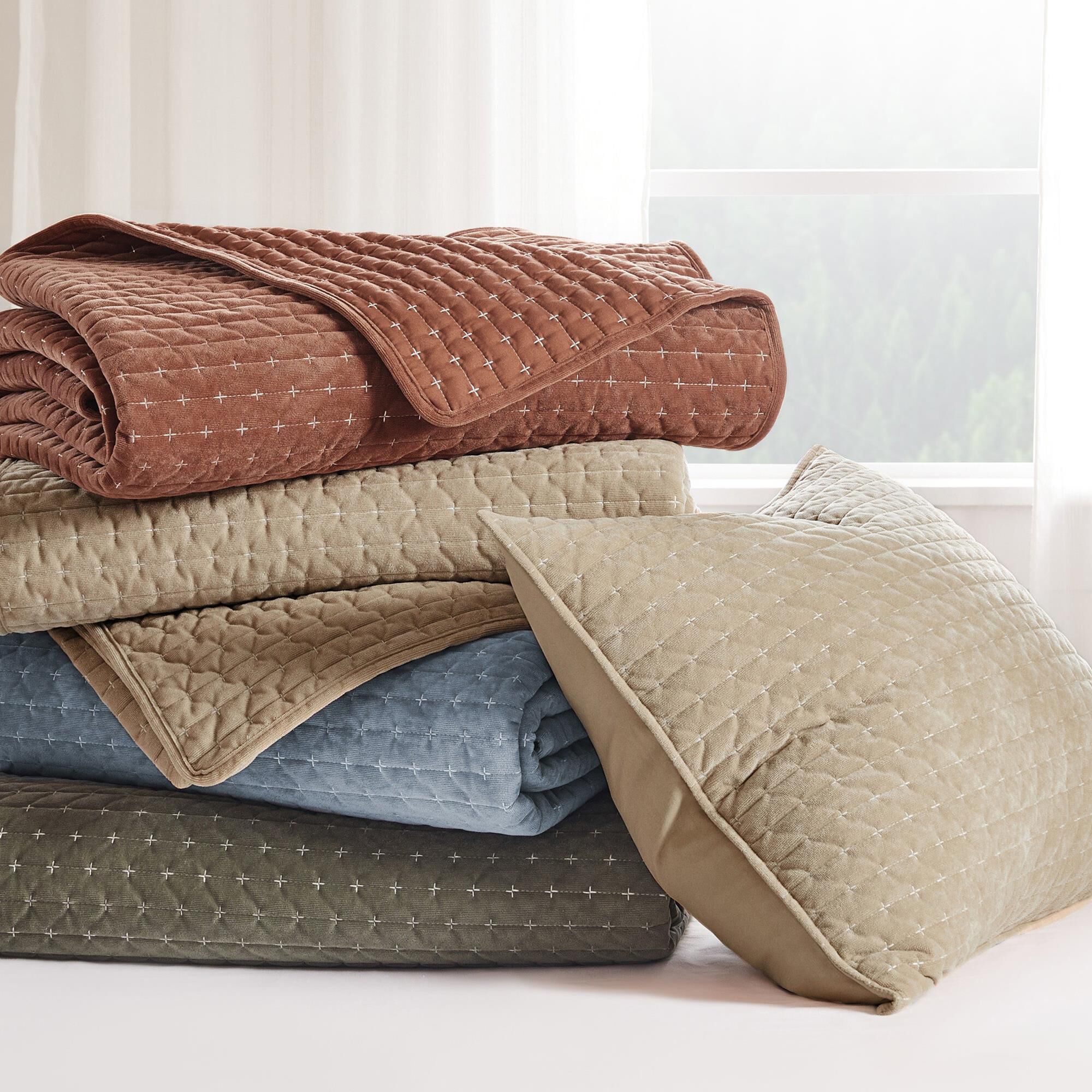 Levtex Home Velvet Stitch Quilt - Thumbnail 3