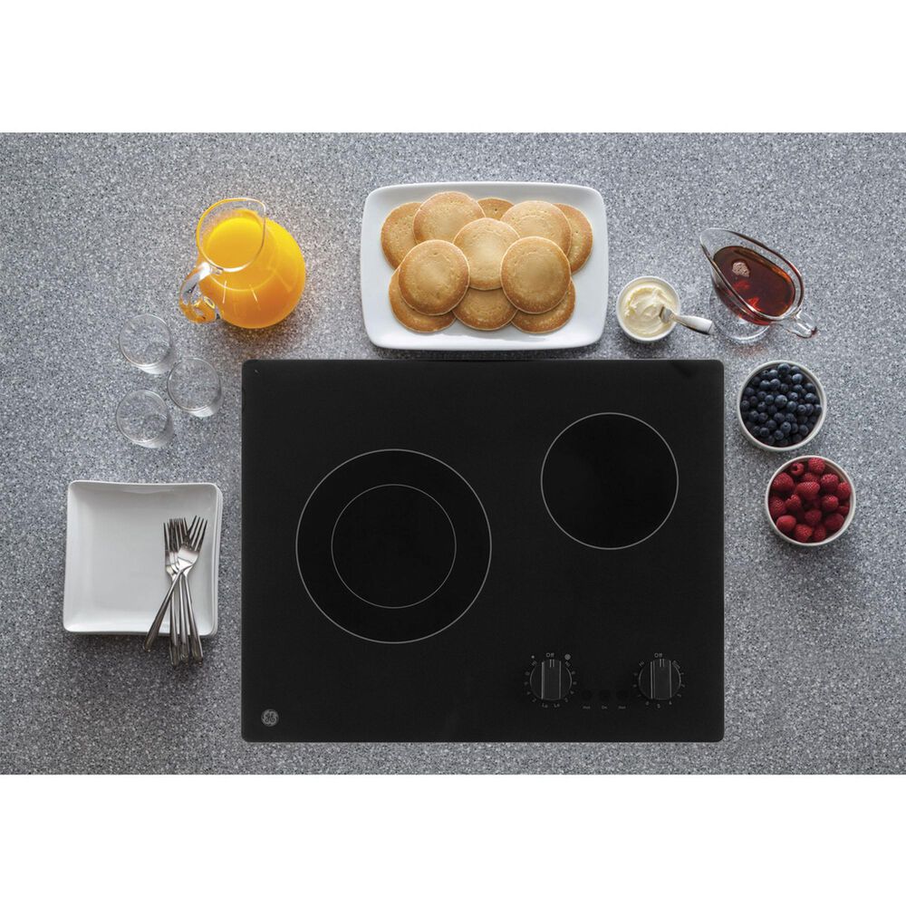 GE Appliances 21" Electric Radiant Cooktop in Black, , large